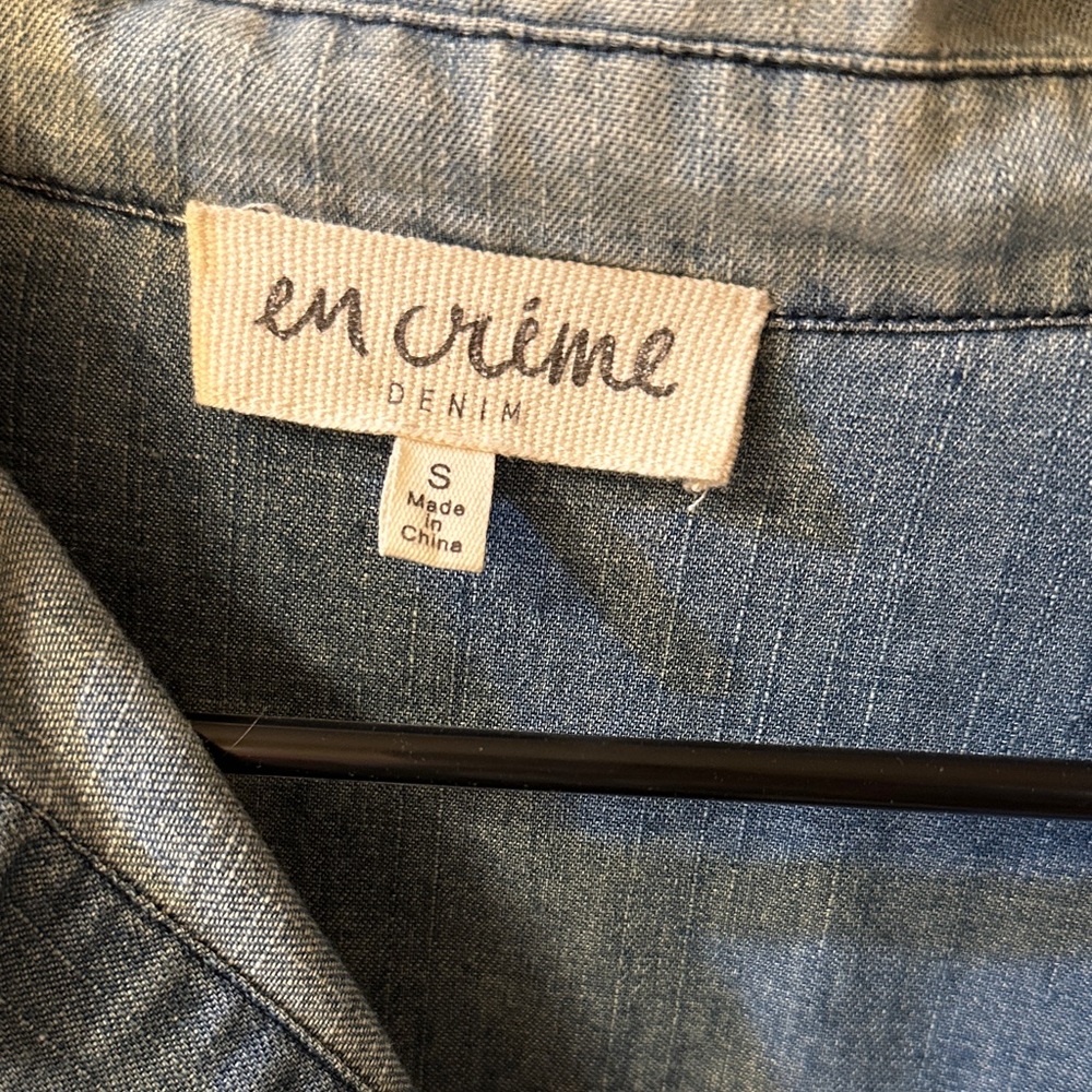 En Creme Light Blue Denim Dress - Picture 2 of 7